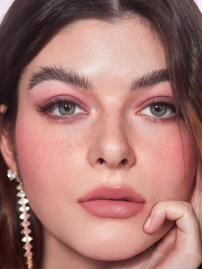 “Peach girl makeup” is summer's biggest beauty trend